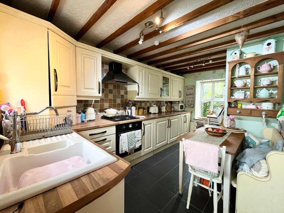 Wisteria Cottage An Authentic And Enchanting 2 Bedroom Cottage Experience Aberdare Exterior photo